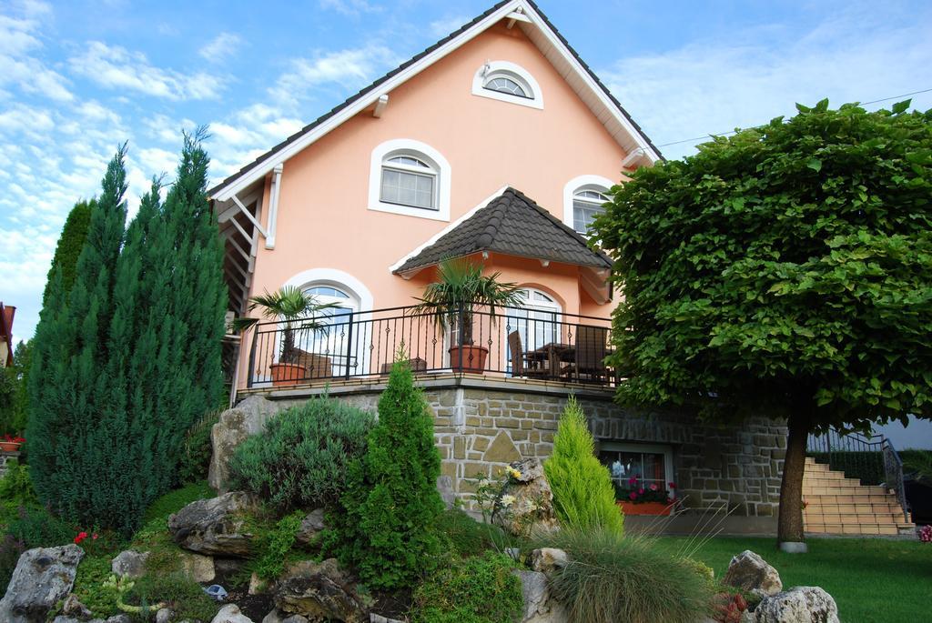 Hotel Barackvirág Panzió Tihany Exterior foto