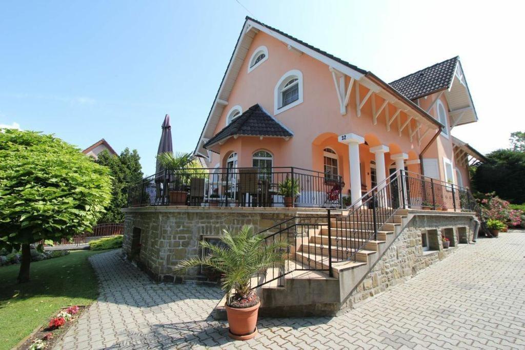 Hotel Barackvirág Panzió Tihany Exterior foto